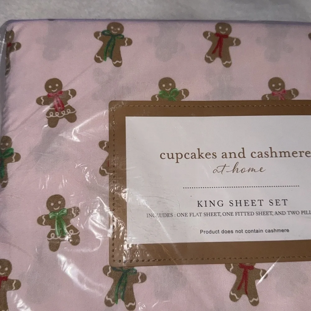 CUPCAKES & CASHMERE Gingerbread Treat Sheet Set in Pink